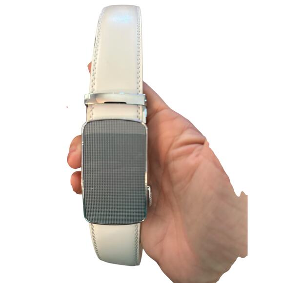 Bulliant Men's White Leather Ratchet Sliding Adjustable Belt Size 32 - Picture 1 of 5
